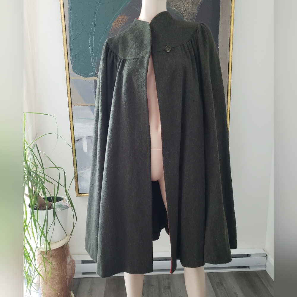 Vintage | Tailored Wool-blend Cape with High Collar - Picture 2 of 16